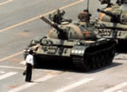 Protester stands before tanks in Tiananmen Square